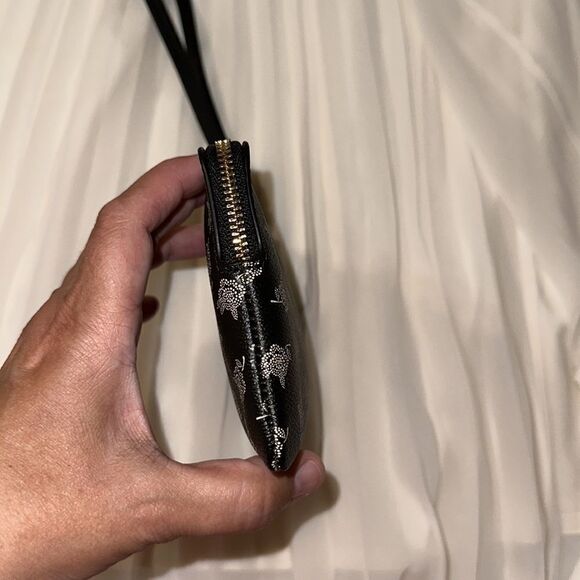 COACH Small Black White Rose Print Gold Tone Zip Leather Wristlet Wallet - Picture 5 of 8